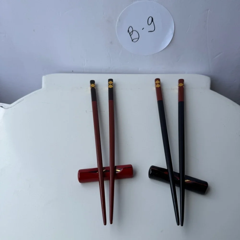 2 Pairs Japanese Style Chopsticks with Rests Set - Excellent Condition - B-9